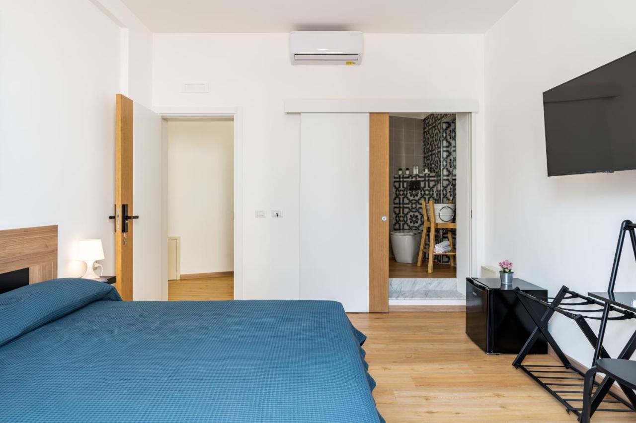 Catania Central Guest House - Rooms With Balcony Екстер'єр фото